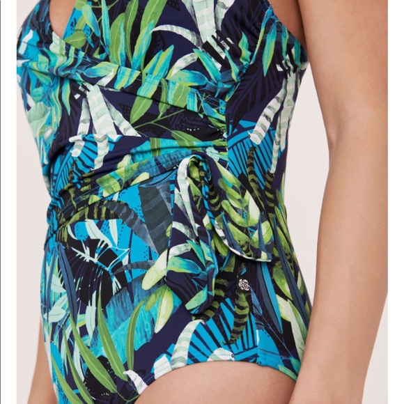 NWT La Vie En Rose Halter Swimsuit 🩱 - Picture 3 of 15